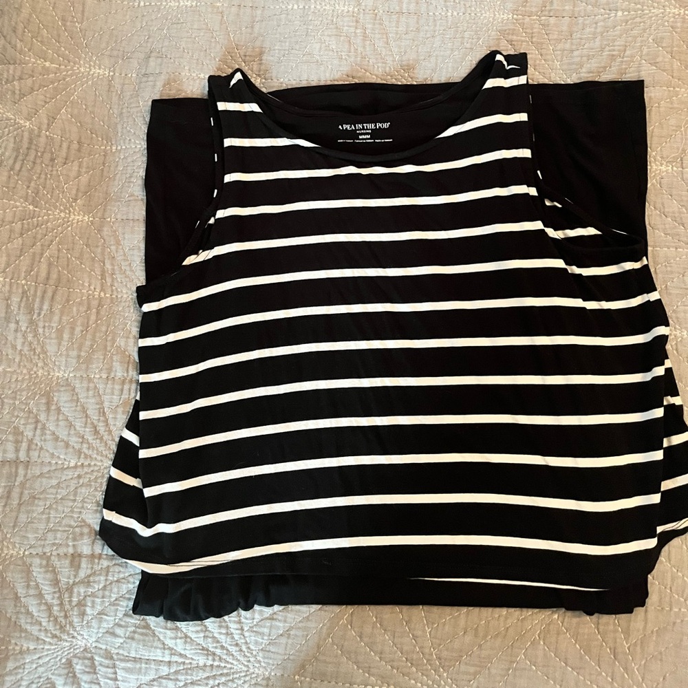 A pea in the pod maternity / nursing dress